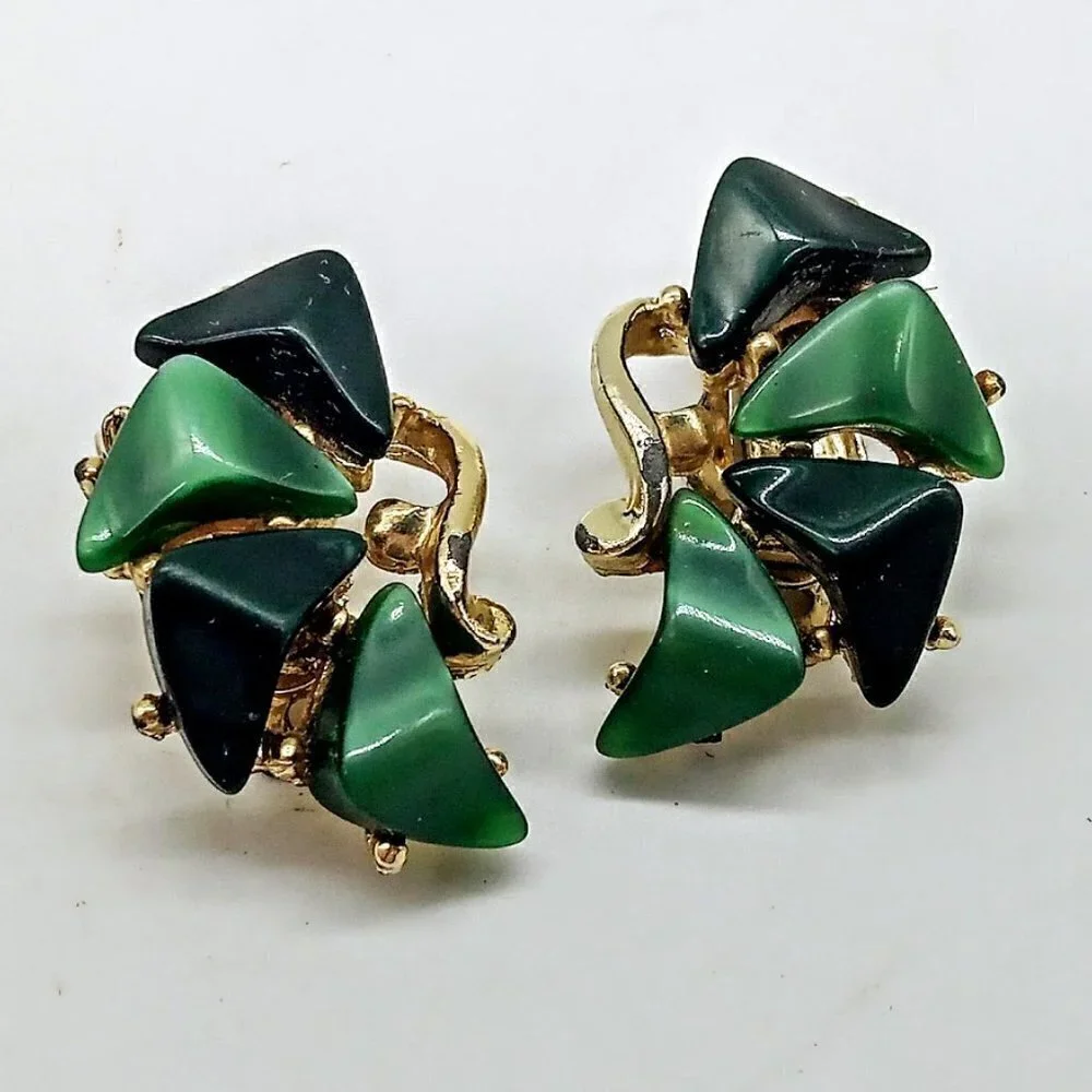 Vintage Green Faux Stone & Gold Finish Clip Earrings